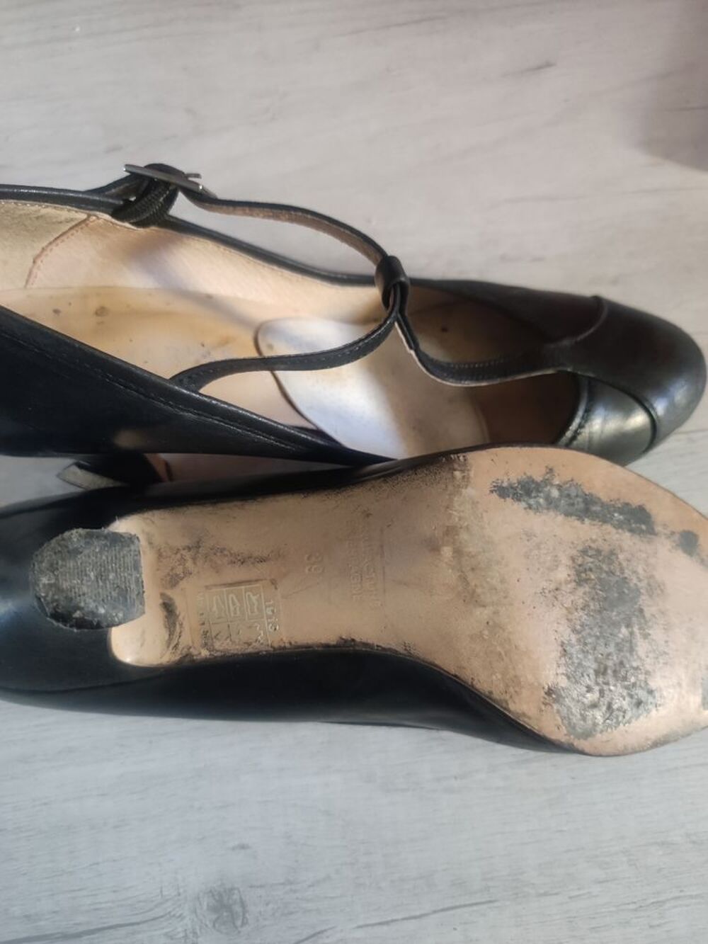 Chaussures cuir &agrave; talon pointure 39 Chaussures