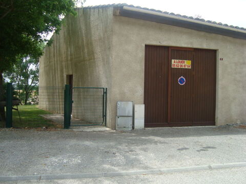  Parking / Garage  louer 120 m