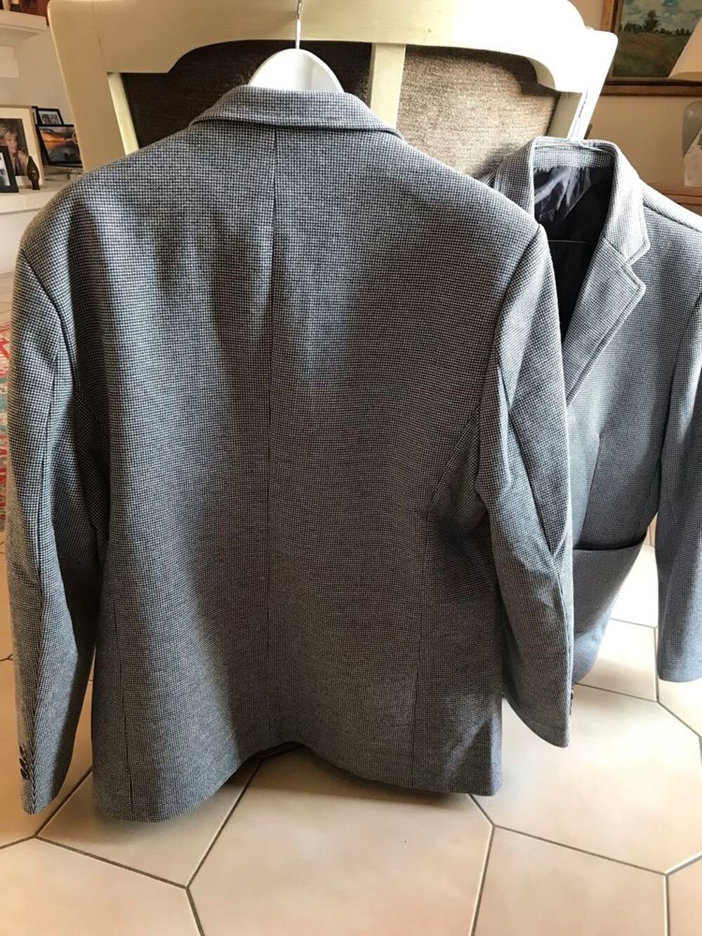 vestes de taille s+ m et neuves j'avais port&eacute; depuis 1 semaine en te te Vêtements
