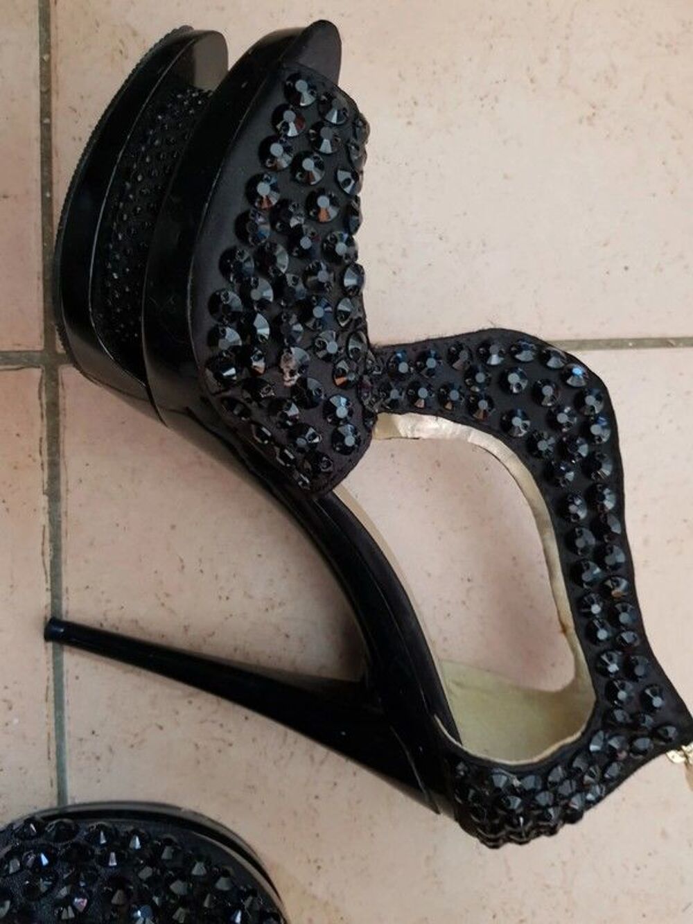 Escarpin noir a strass talon 14 cm marque lydc london neuve Chaussures
