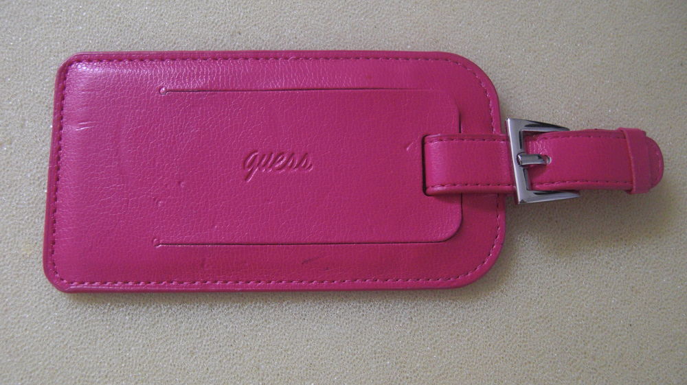 Etiquette bagage GUESS Maroquinerie