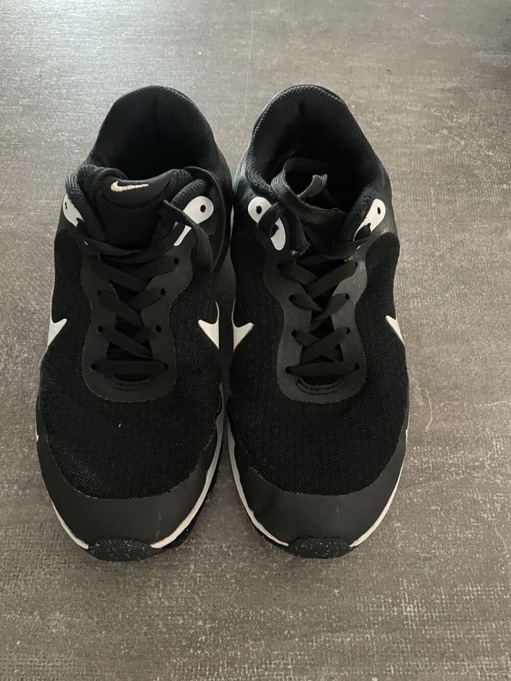 Baskets Nike noires et blanches NIKE Taille 36 Chaussures