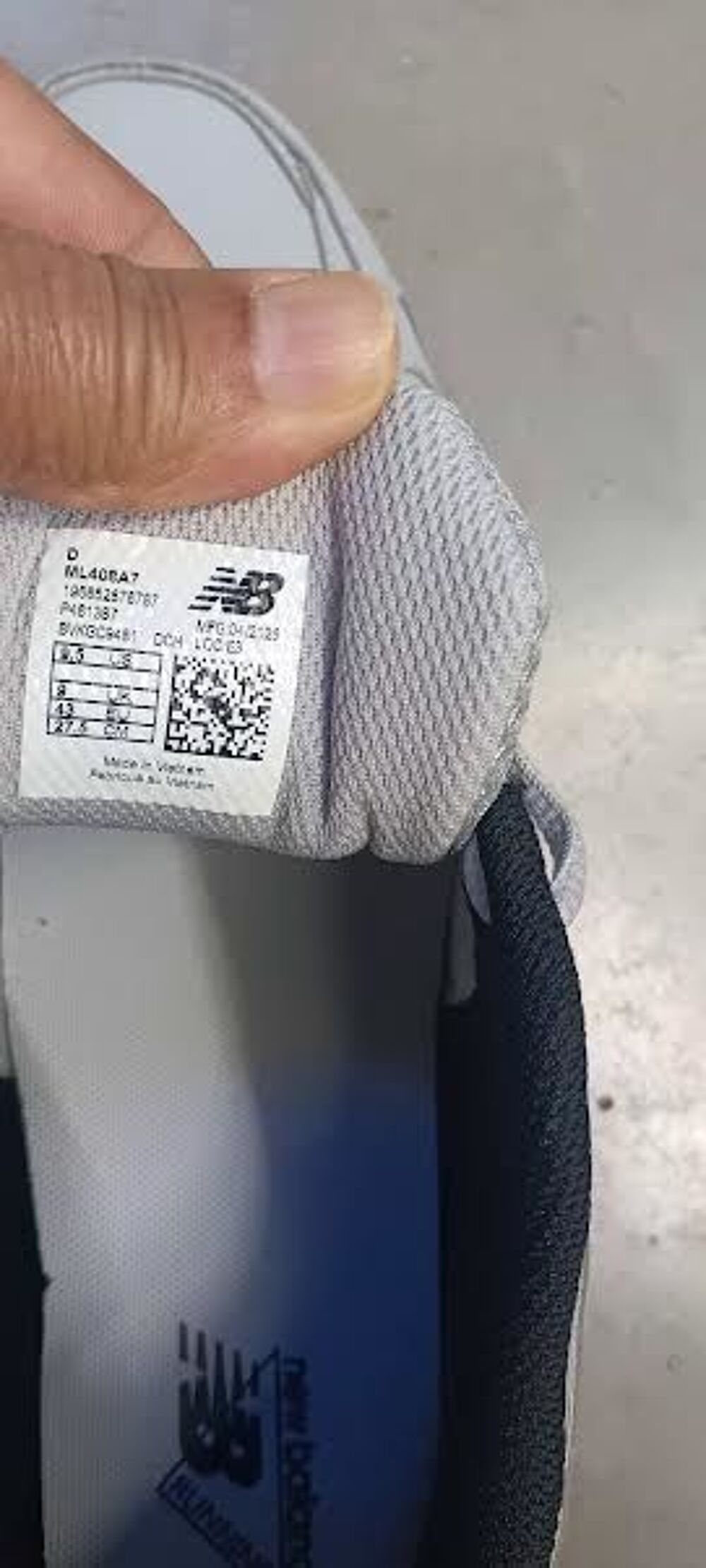 Chaussure de running homme new balance 840 T 43 prix 180 Chaussures