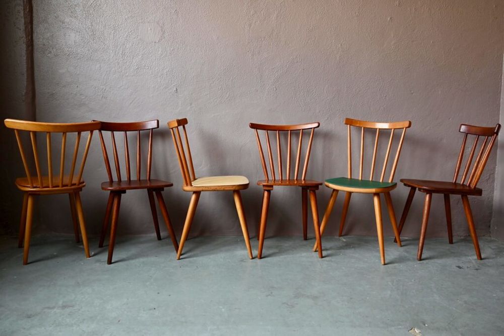 S&eacute;rie de 6 chaises d&eacute;pareill&eacute;es bistrots &agrave; barreaux color&eacute;es Meubles