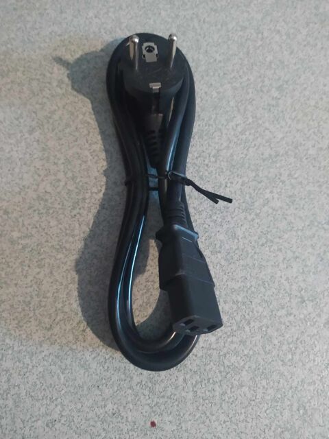 Cble d'alimentation de 1,30 m
6 Oriol-en-Royans (26)