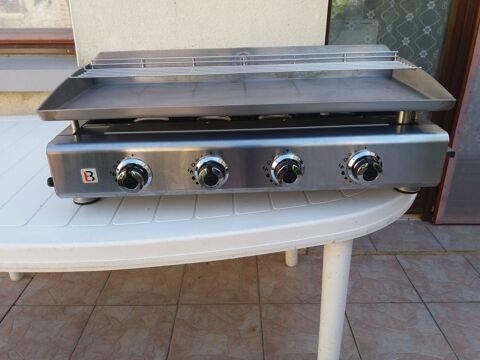 1 plancha 4 feux GAZ NEUVE 340 La Foye-Monjault (79)