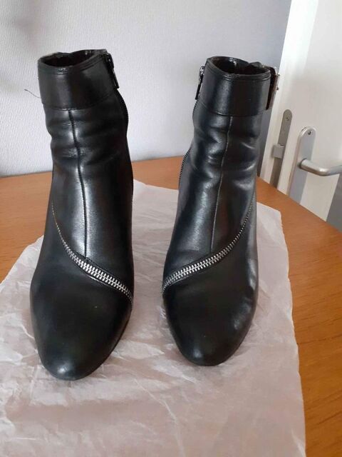 BOTTINES NOIRE TRES JOLIES 20 Valenciennes (59)