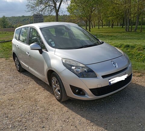 Renault Grand Scénic III dCi 110 FAP eco2 Authentique Euro 5 7 pl 2011 2011 occasion Freneuse 78840