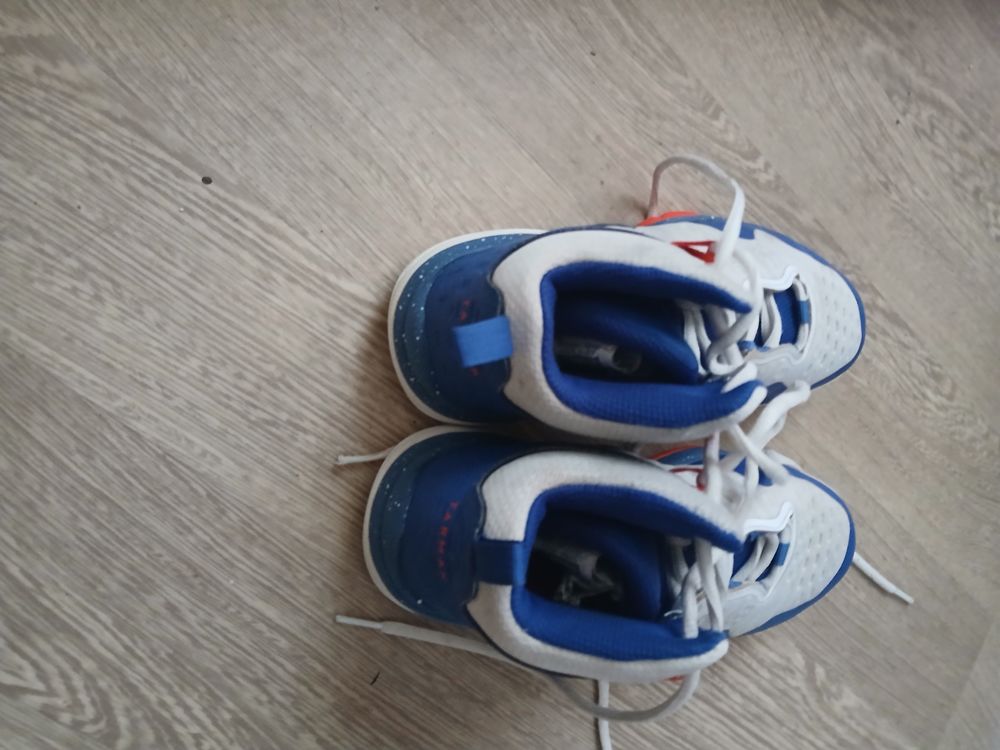 Baskets montantes mixtes. Chaussures enfants