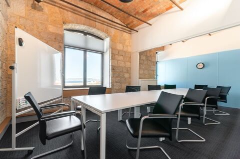 Espaces de bureau professionnels à Marseille Les Docks aux conditions intégralement flexibles 1189 13002 Marseille