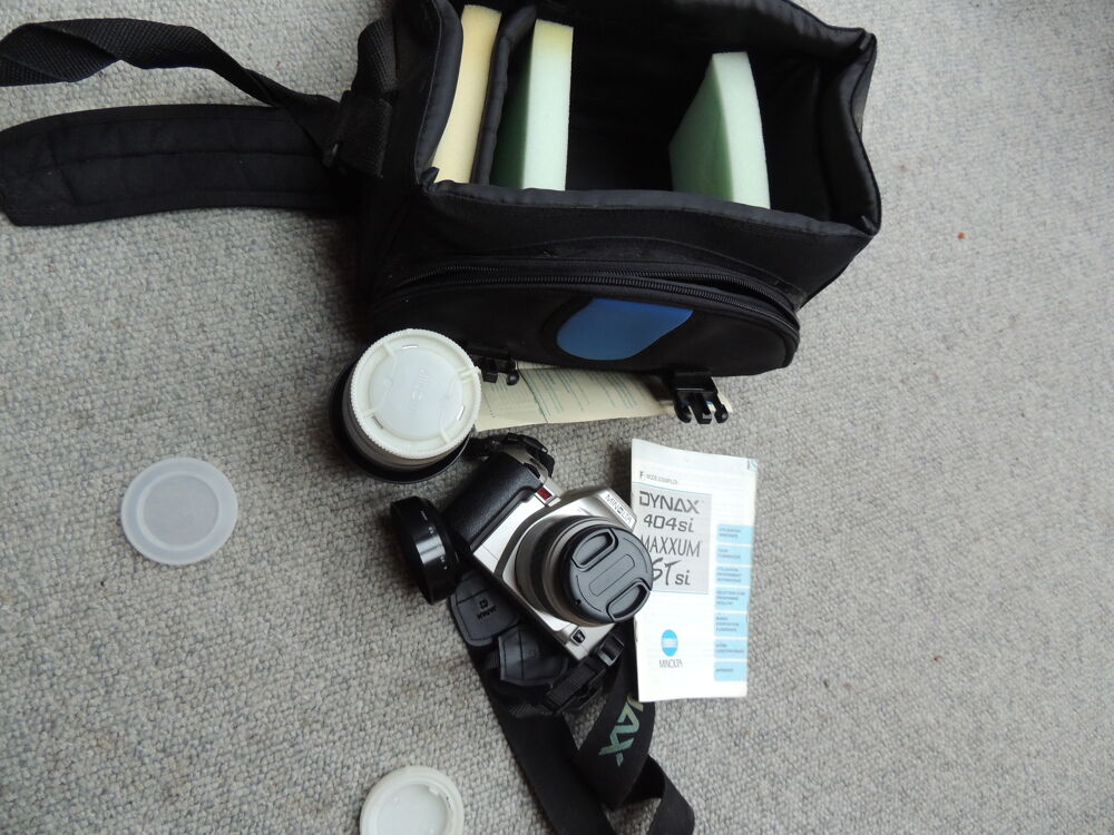 appareil photo argentique Minolta 404 si complet Photos/Video/TV