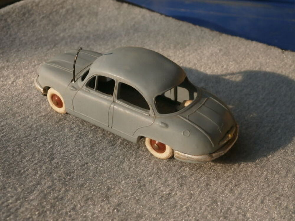 NOREV : Panhard Dyna grise 1/43&egrave;me Jeux / jouets