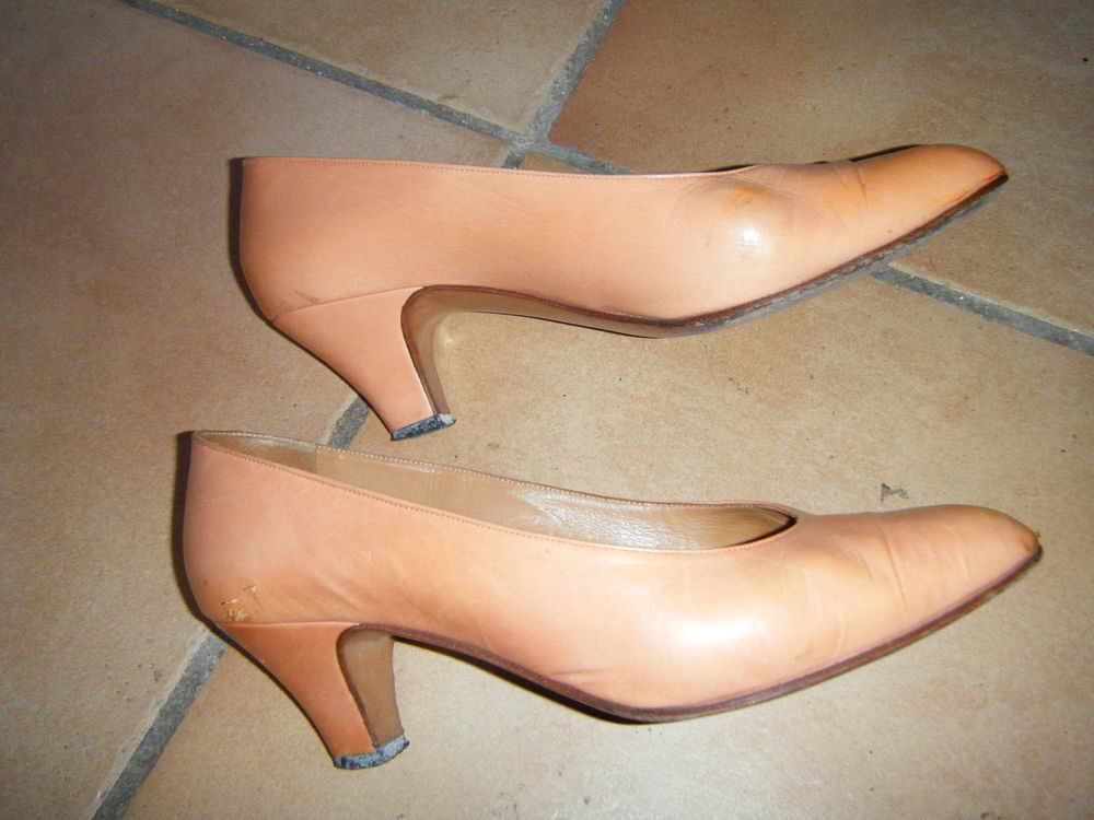chaussure taille 37 l&eacute;g&egrave;rement &eacute;rafl&eacute;e Chaussures
