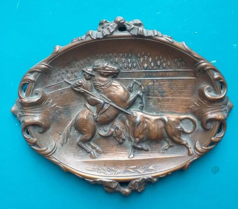 CENDRIER en bronze, TAUROMACHIE, matador  cheval 14 Montauban (82)