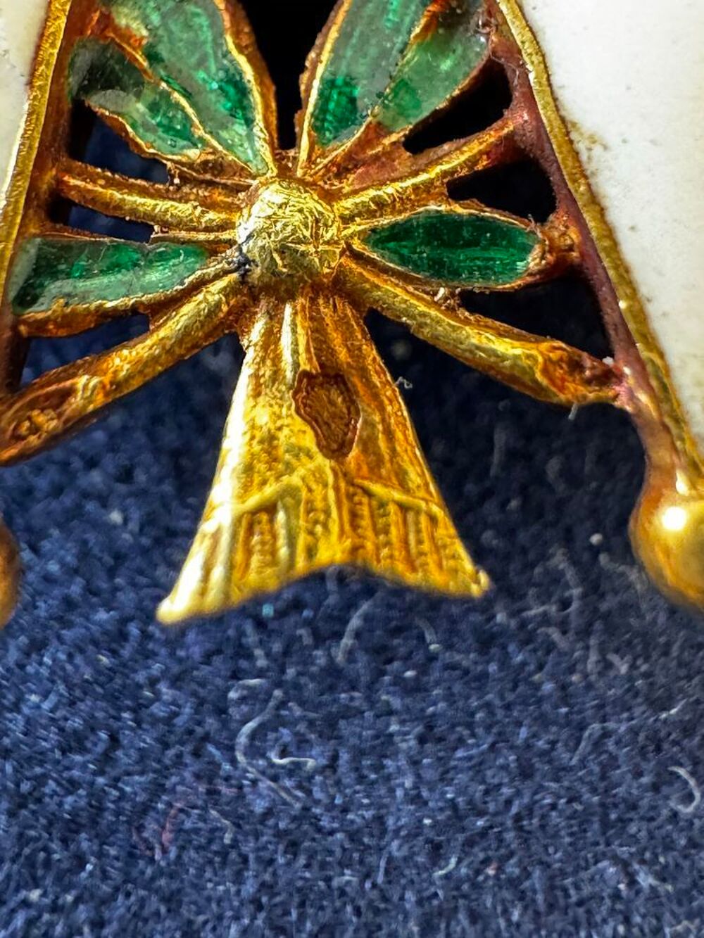 M&eacute;daille l&eacute;gion d'honneur 3 eme r&eacute;publique en OR 18k poin&ccedil;on t&ecirc;te d'aigle 
