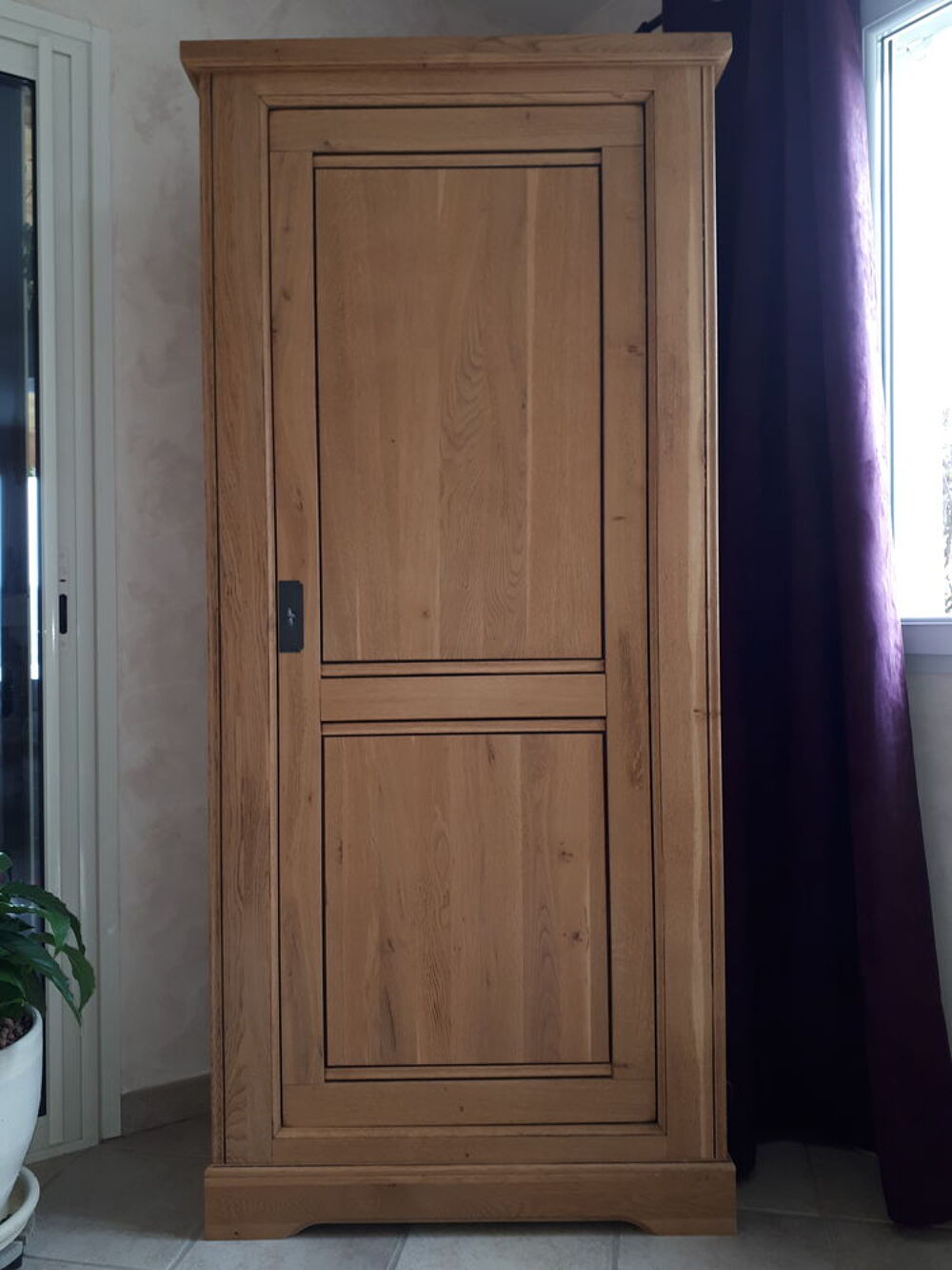 ARMOIRE CH&Ecirc;NE EN PARFAIT ETAT Meubles