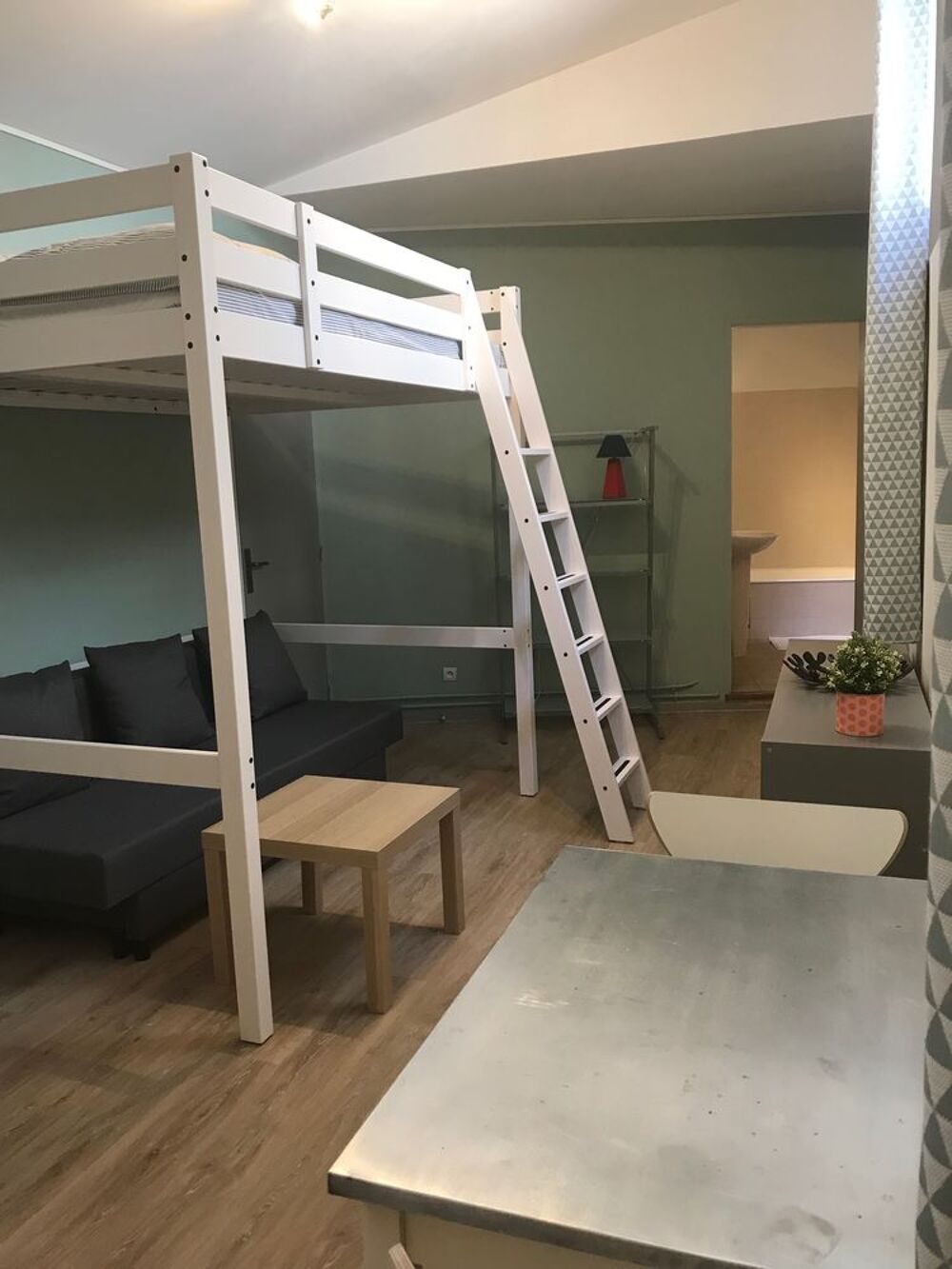 Location Appartement GRAND STUDIO MEUBLE 32M2, Centre Ville d'Avignon Avignon