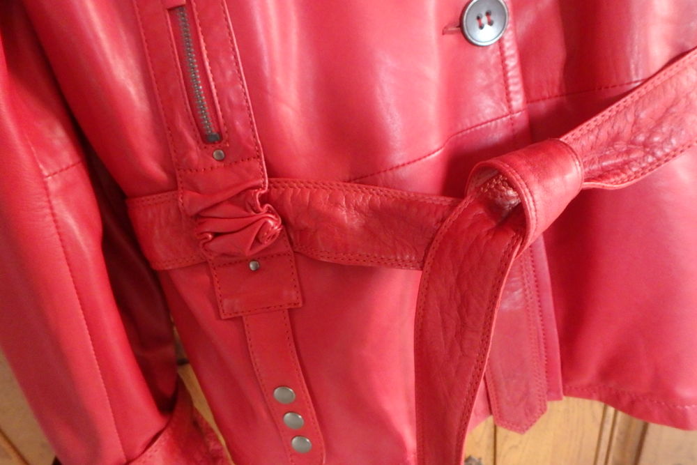 &quot;Giovanni&quot; Superbe veste rouge en cuir taille 44 neuve Vtements