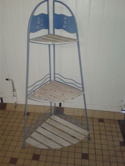 Etag�re d'angle en m�tal et bois 10 Cordemais (44)