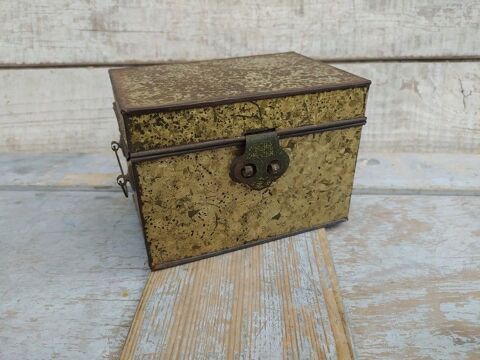 Ancienne Boite T�le Coffre Style Boite Biscuits Publicitaire 29 Loches (37)
