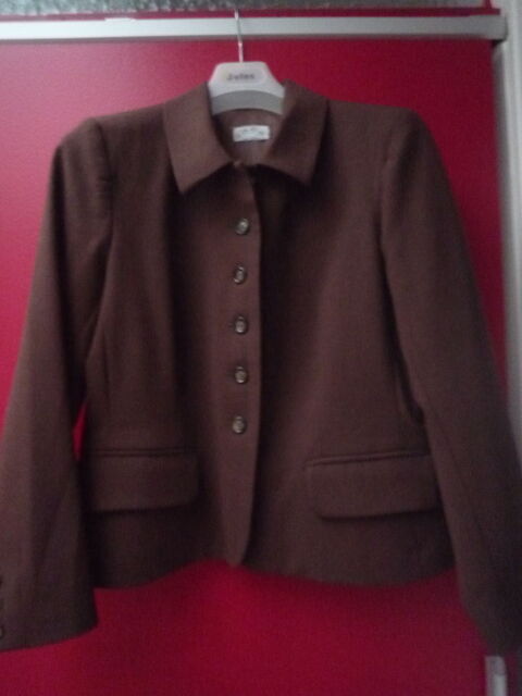 Veste marron. 8 Roncq (59)