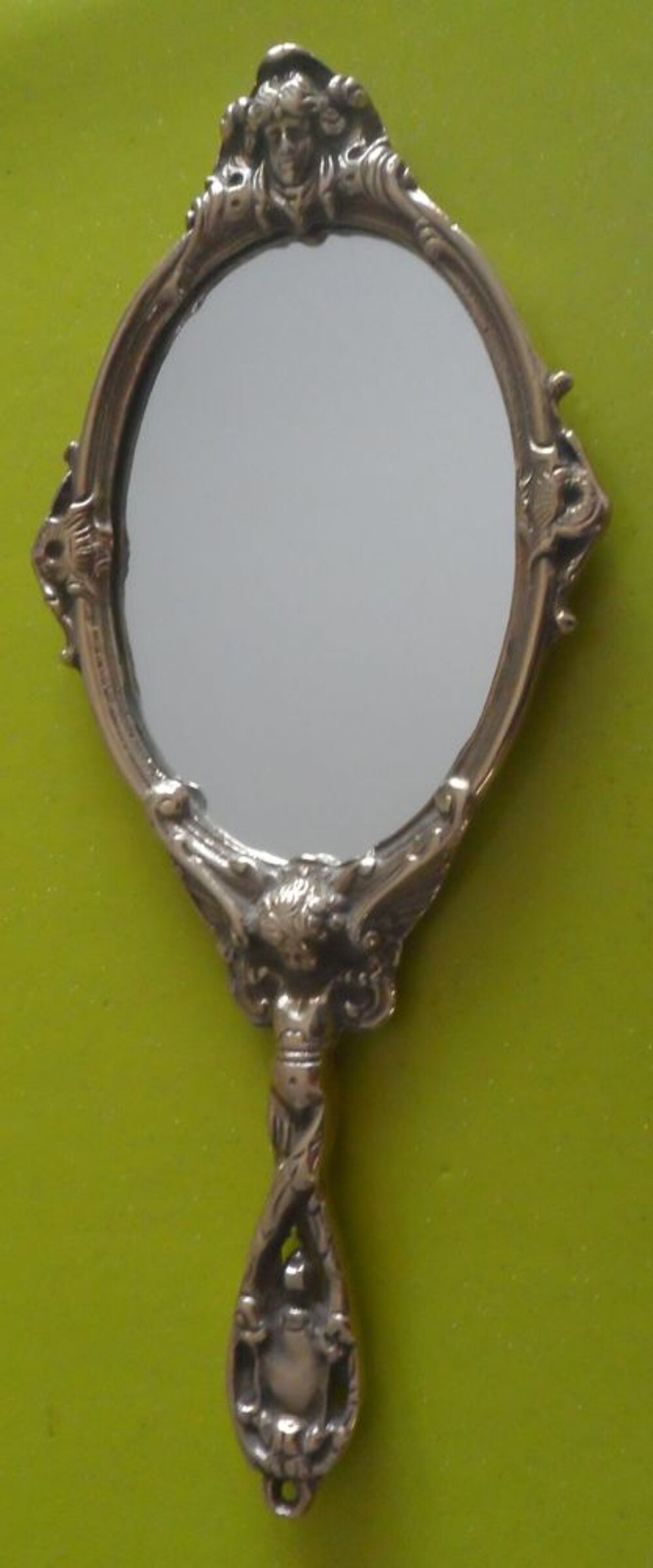 Miroir ancien ovale face &agrave; main en bronze dor&eacute; style baroque Dcoration