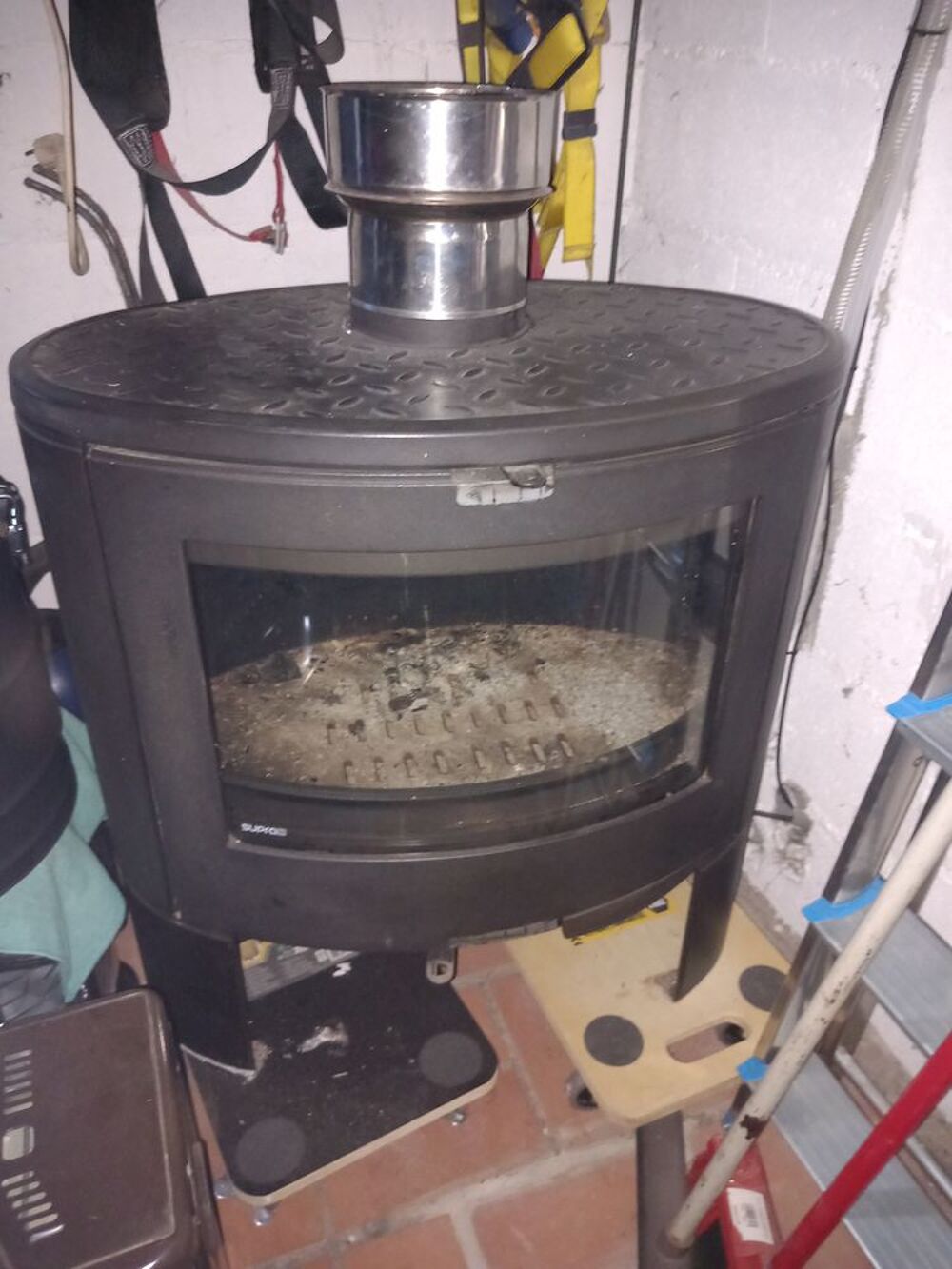 feu a bois marque Supra Electroménager