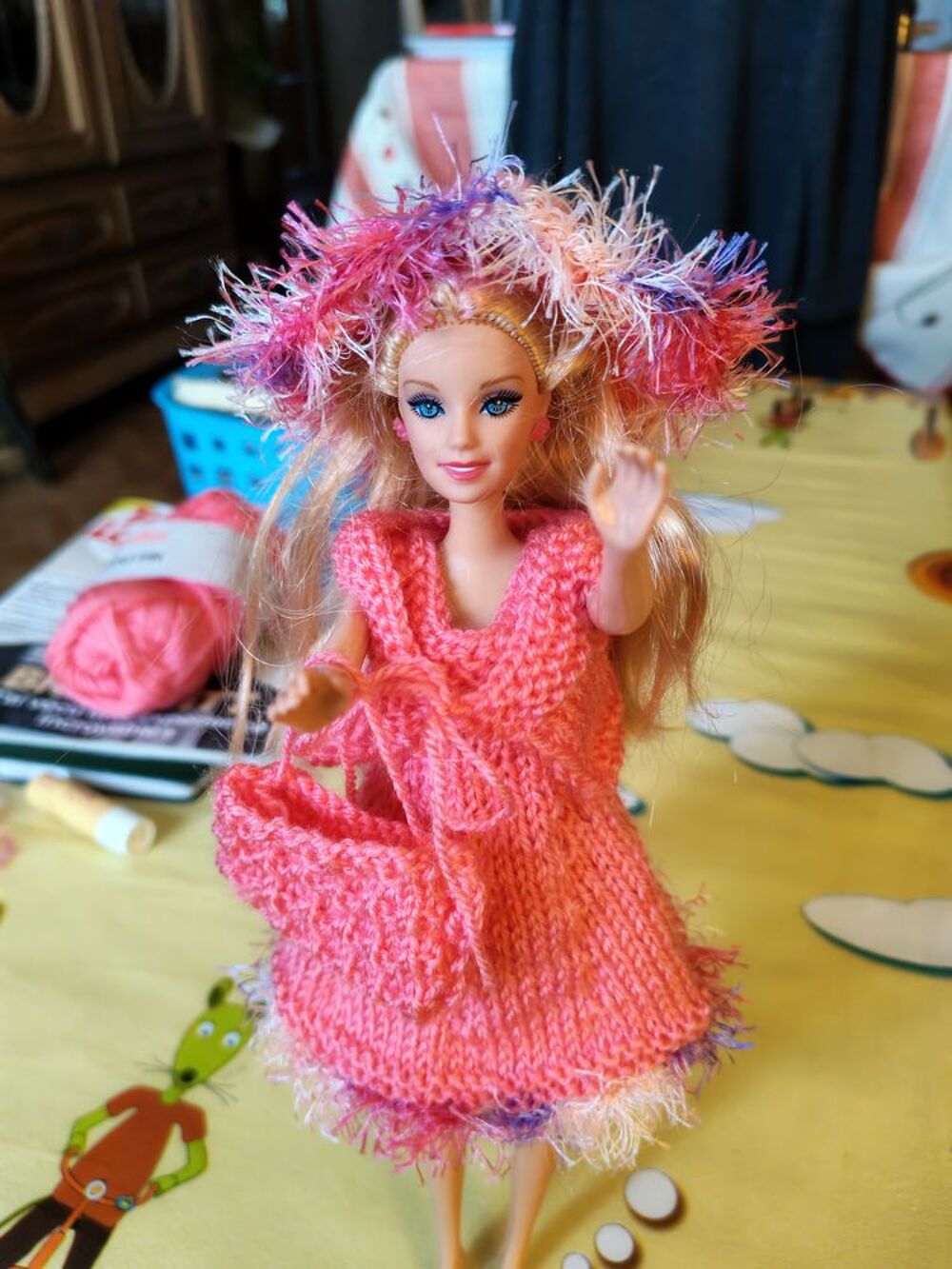 poupees barbies plus habits Jeux / jouets