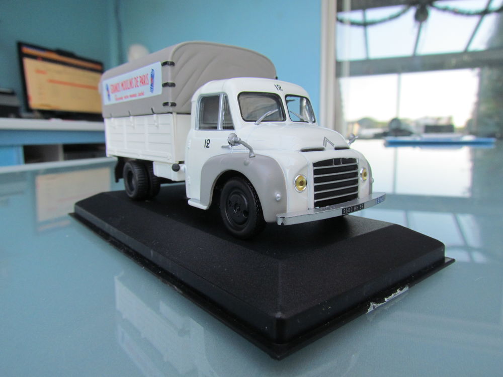 Camion citro&eacute;n u23 grand moulin de paris Décoration