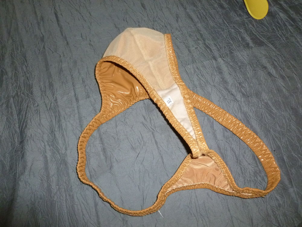 string homme taille XL vinyle neuf sans &eacute;tiquette Vêtements