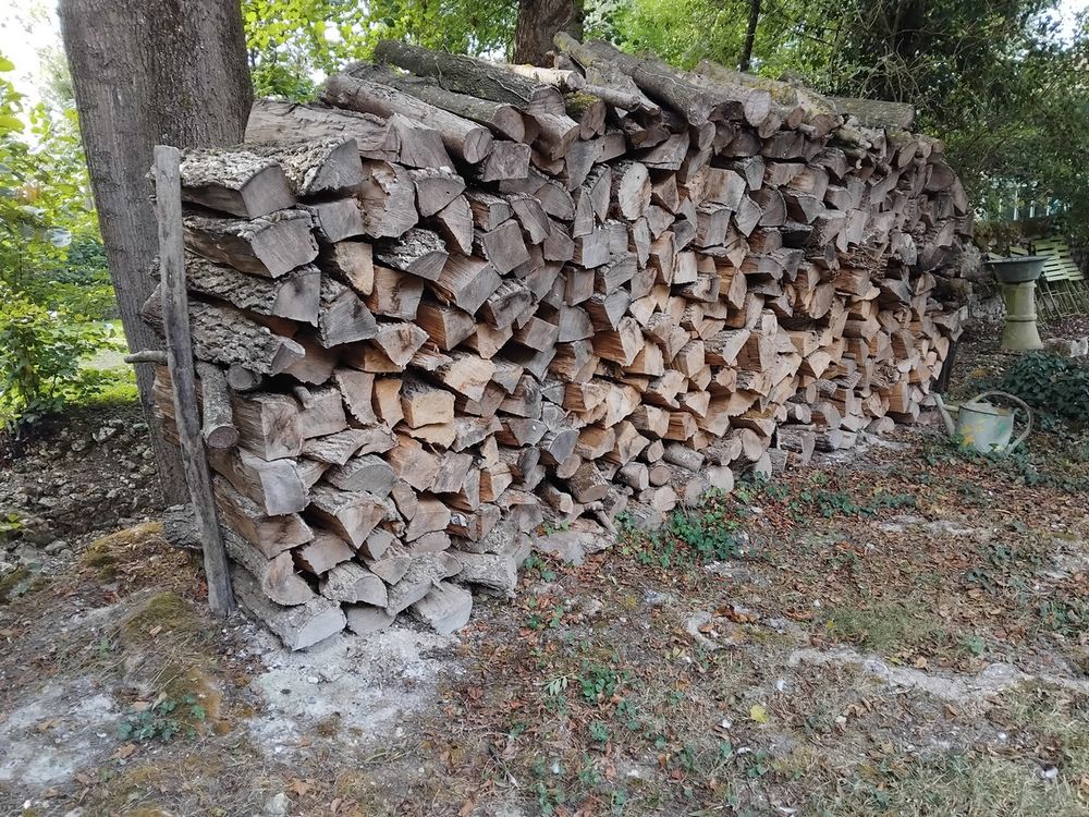 Bois de chauffage sec. Bricolage