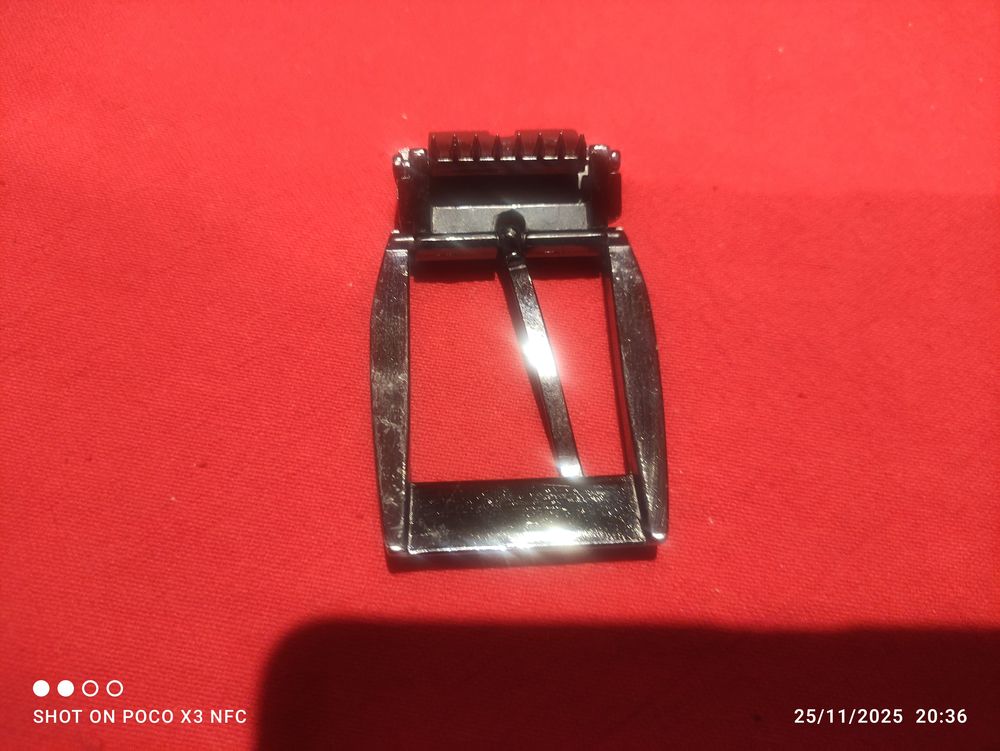 Boucle de ceinture Azzaro Vêtements