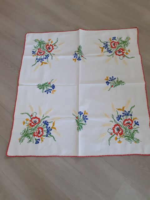 Nappe  th brode main 10 Tinqueux (51)