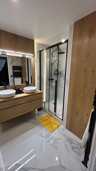  Appartement à louer 3 pièces 87 m²