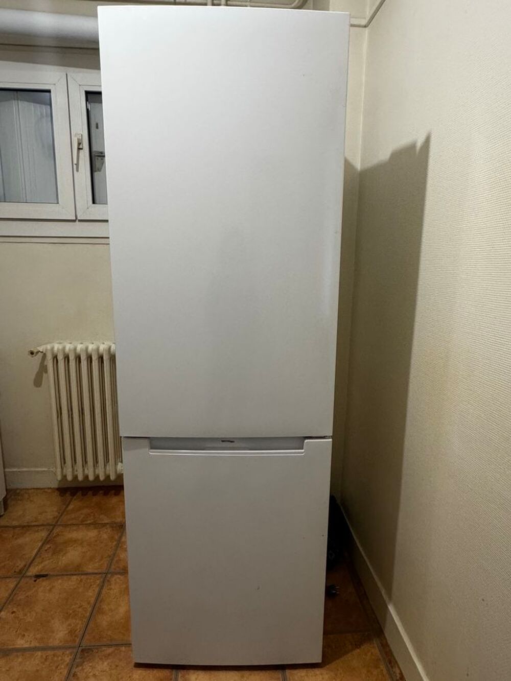R&eacute;frig&eacute;rateur-cong&eacute;lateur bas TECNOLEC Volume : 293L Electroménager