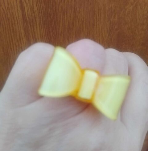 Grosse Bague Fantaisie en Forme de N?ud   Jaune   Quasi-neuf 10 La Fert�-Alais (91)