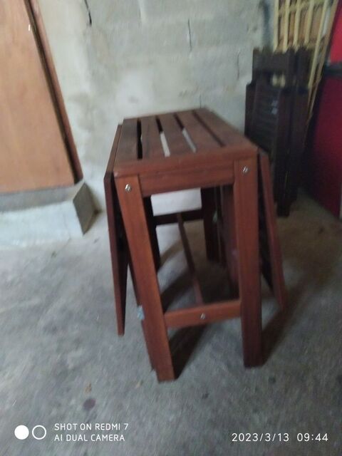 Table pliante bois + 2 chaises pliantes 80 Mallemort (13)