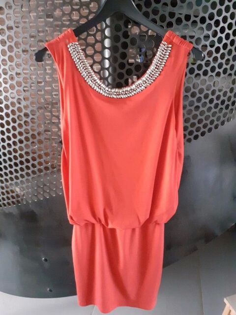 Robe rouge 10 Montreuil-le-Gast (35)