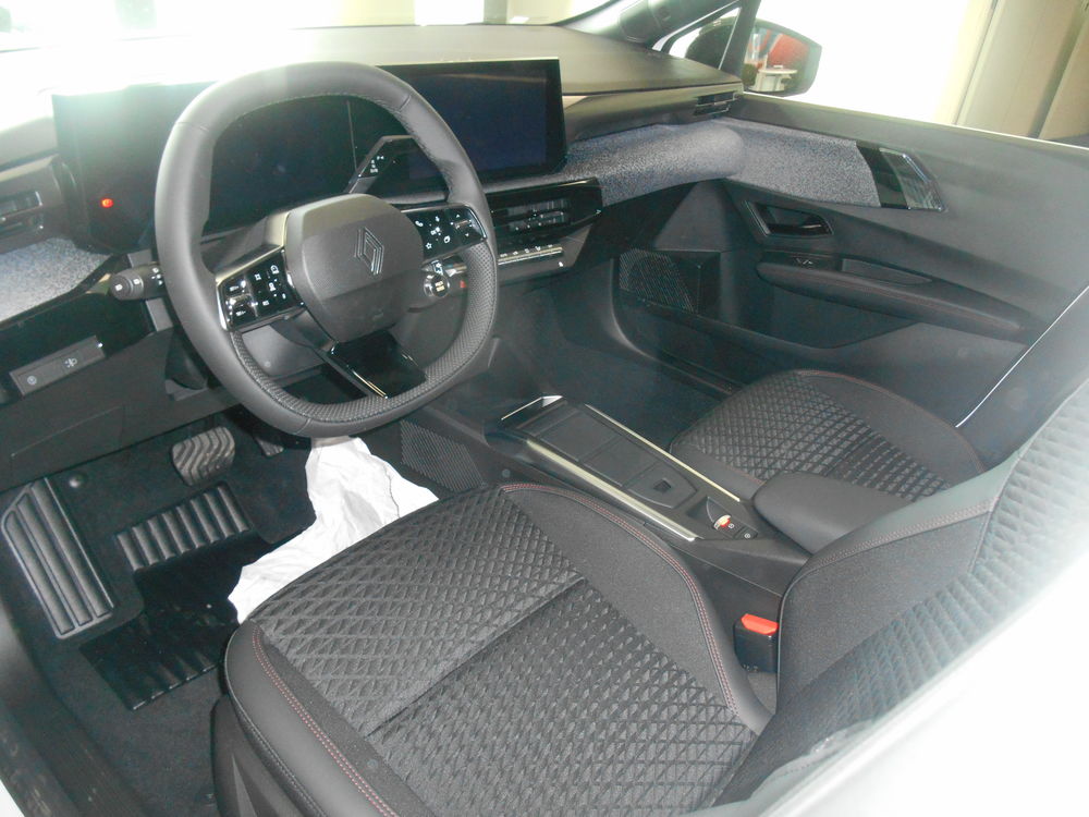 Clio VI Clio E-Tech full hybrid 160 ch Techno 2026 occasion 64600 Anglet