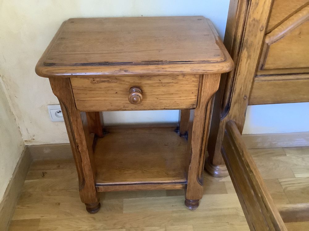 Lit et table de chevet Meubles