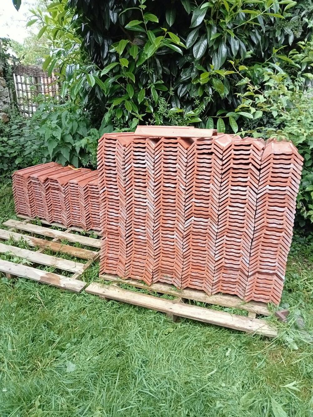   Lot de tuiles courants plats 