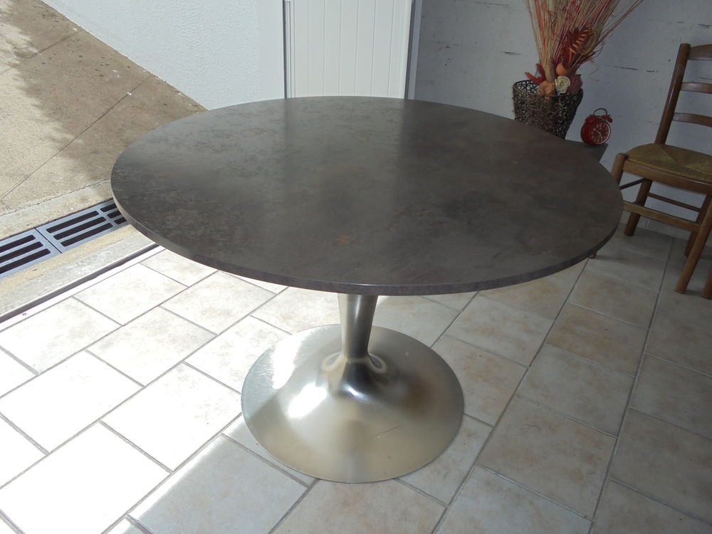 TABLE DE CUISINE OU SALLE A MANGER Meubles