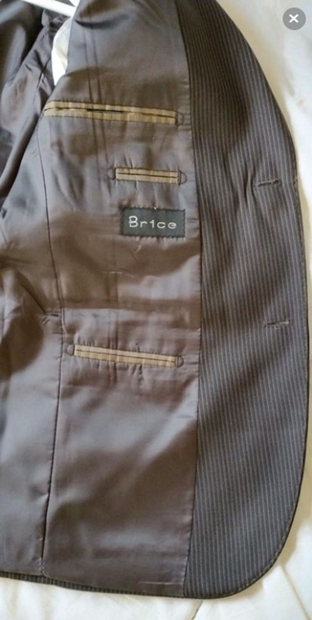 Ensemble de Costume Marron Fonc&eacute; avec de Fines Rayures Vêtements