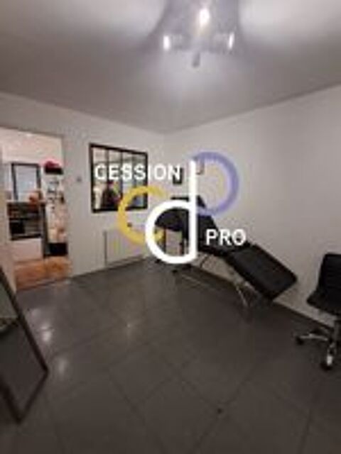   LOCAL D'ANGLE DE 58 M² A LOUER, INTEGRALEMENT RENOVE, QUARTIER PREMIUM DU CENTRE-VILLE PIETON NIMOIS 