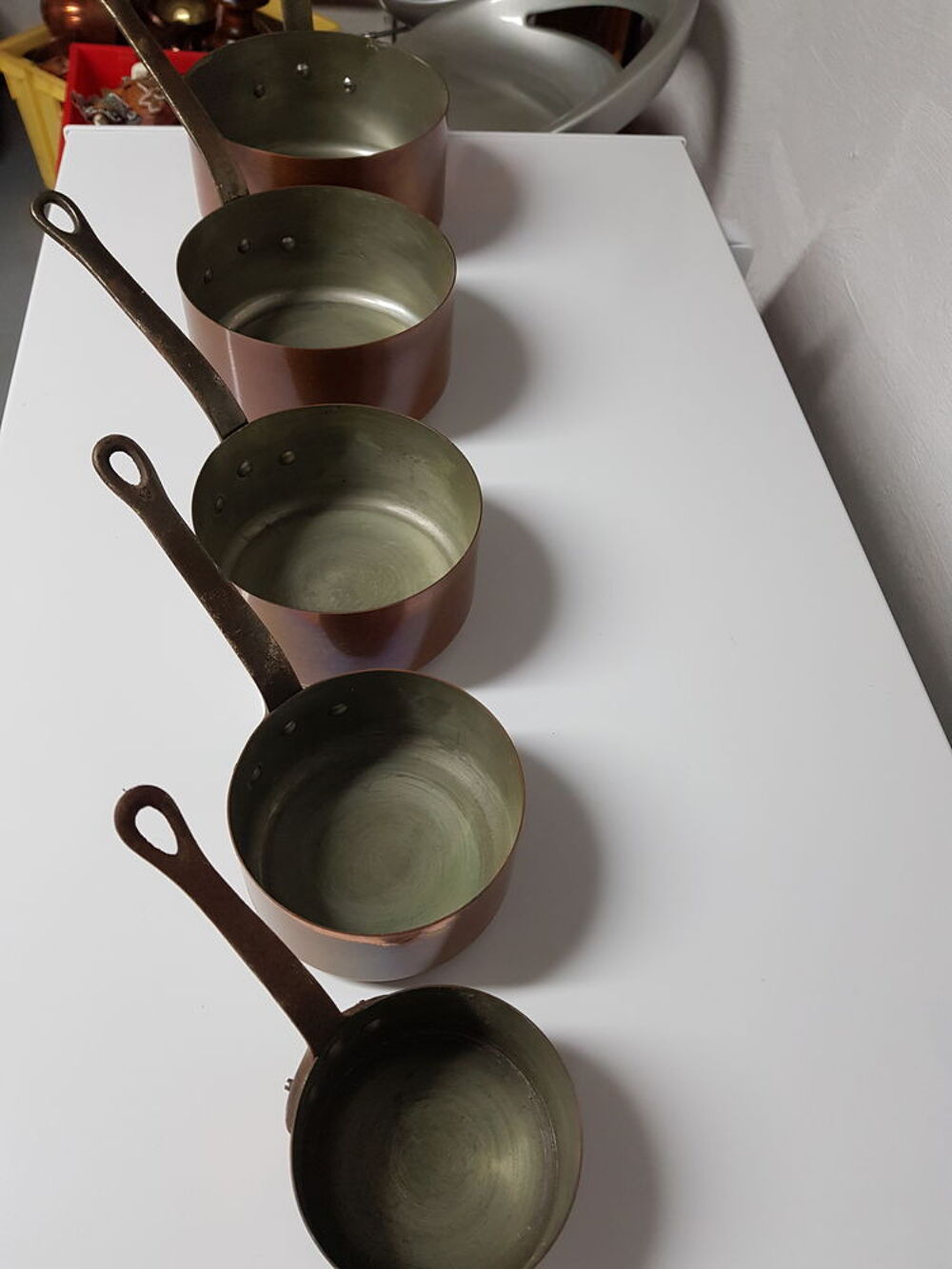 S&eacute;rie de 5 casseroles en cuivre Décoration