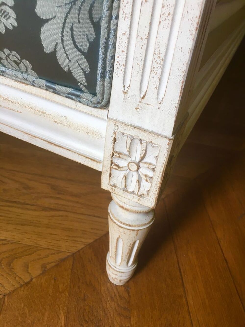 Roche Bobois un lit en bois massif pour une personne Meubles