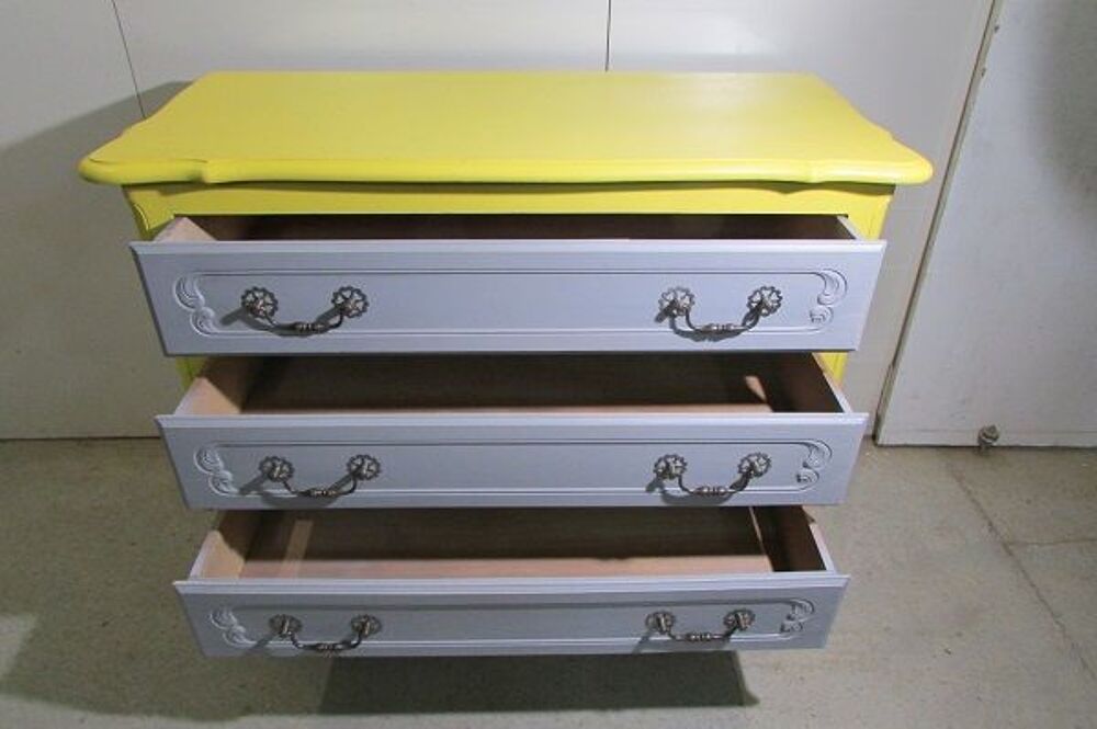 Commode de style Louis XV , personnalis&eacute;e Meubles