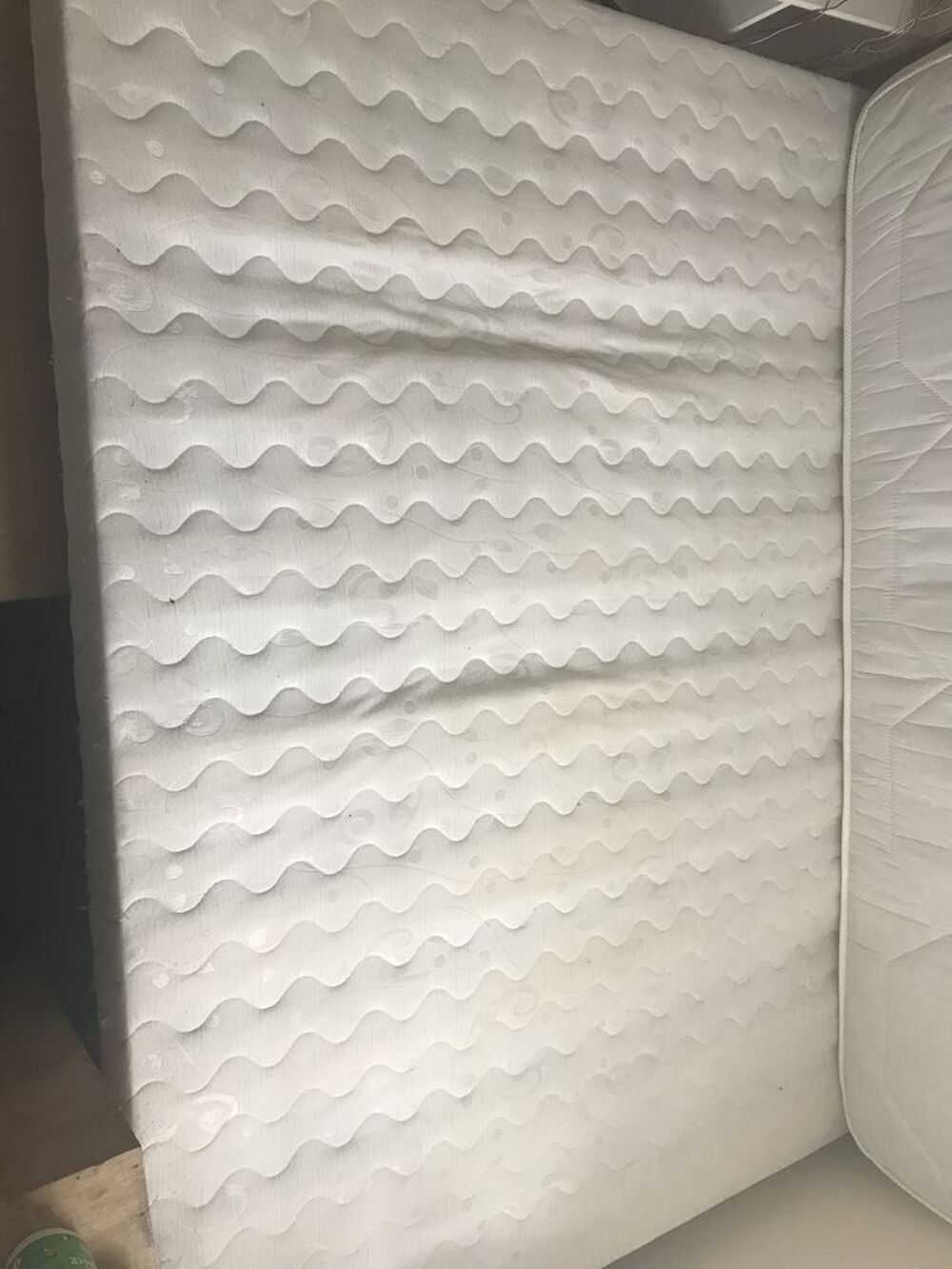 sommier + matelas 190*160 Meubles