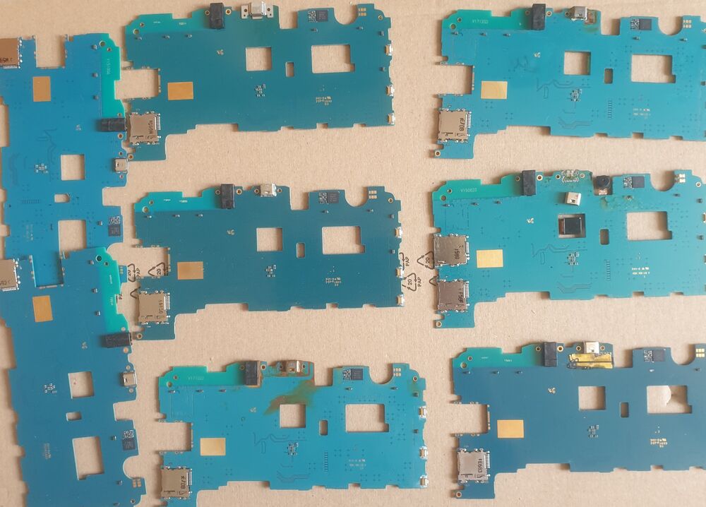 Lot tablettes pour pi&egrave;ces 11 Téléphones et tablettes