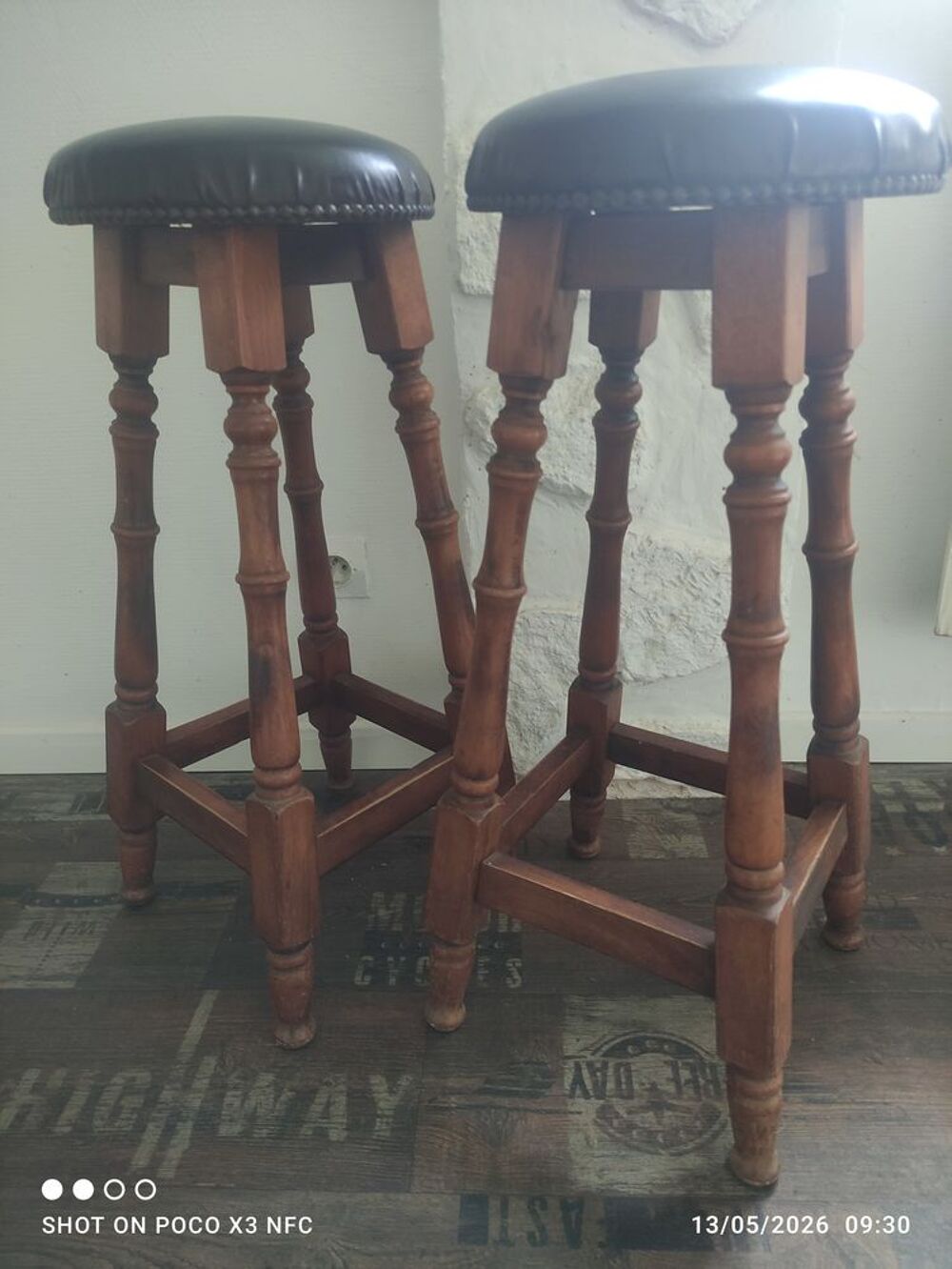 Remise en main propre 2 Tabourets Bar rustique Meubles